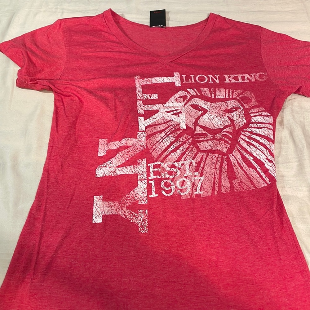 Lion King The Broadway show, red tee shirt,